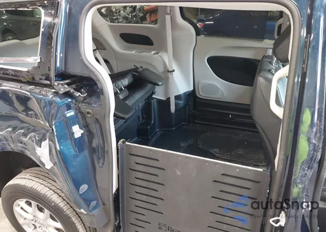 2024 Chrysler Pacifica Touring L z USA, uszkodzony, nr VIN 2C4RC1BG6RR100900